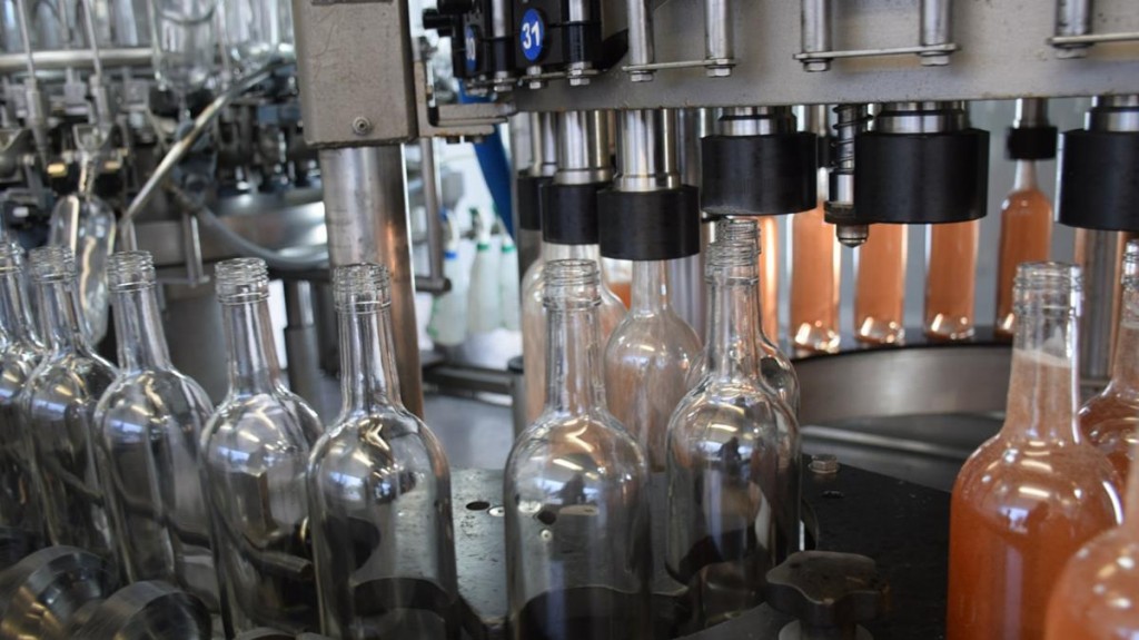 Rosebottling-027.160312